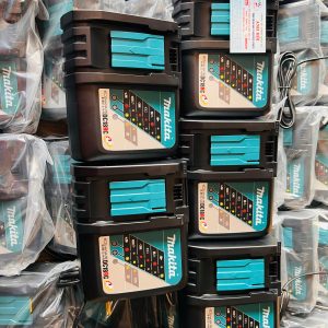 Đế sạc pin Li-Ion nhanh Makita DC18RC (195584-2)