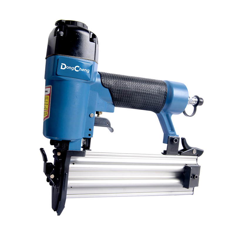 Máy bắn đinh DongCheng DF50, đinh thắng 5cm